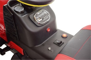 ТРАКТОР С ПРИЦЕПОМ НАДУВАННЫЕ КОЛЕСА КАЧАЮЩИЕСЯ ДИСТАНЦИОННОЕ УПРАВЛЕНИЕ