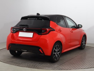 Toyota Yaris IV Hatchback 1.5 Dynamic Force 125KM 2021 Toyota Yaris 1.5 VVT-i, Salon Polska, Serwis ASO, zdjęcie 4