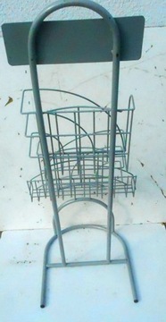 Металлическая подставка для демонстрации прессы, книг и газет.