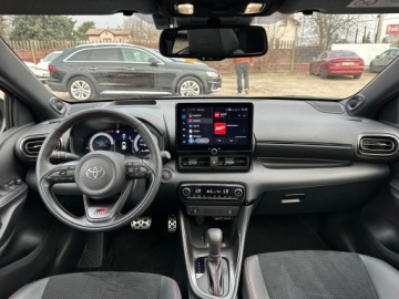 Toyota Yaris IV Hatchback Facelifting 1.5 Hybrid Dynamic Force 130KM 2025 Toyota Yaris Hybryda GR SPORT+VIP SKYVIEW/Salon PL/, zdjęcie 9