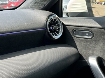 Mercedes Klasa A W177/V177 Hatchback Facelifting 1.3 200 163KM 2024 Mercedes-Benz A 200 AMG Line/ Pakiet integracyjny, zdjęcie 23