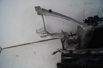 Решетка радиатора передняя Subaru Impreza III GH 1.5