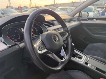 Volkswagen Passat B8 Variant Facelifting 2.0 TDI 190KM 2020 Volkswagen Passat Elegance 2.0TDI 150KM DSG Kamera360 NiskiPrzebieg SalonP, zdjęcie 9
