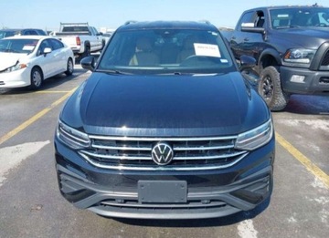 Volkswagen Tiguan II 2022 Volkswagen Tiguan 2022, 2.0L, SE, po gradobiciu 2.0 Benzyna 184KM, zdjęcie 4