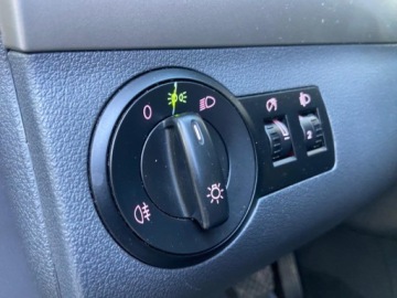 Volkswagen Touran I 1.4 TSI 140KM 2009 Volkswagen Touran 1.4b Automat DSG Grzane Fotele Tempomat Hak 1.4 Benzyna, zdjęcie 36