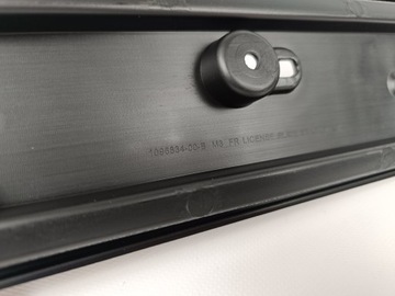 РАМКА НОМЕРНОГО ЗНАКА TESLA MODEL 3 ПЕРЕДНЯЯ ЧАСТЬ 2017-2023 1096834-00-B