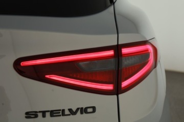 Alfa Romeo Stelvio SUV Facelifting 2.0 Turbo 200KM 2021 Alfa Romeo Stelvio 2.0 Turbo Q4, Salon Polska, zdjęcie 21