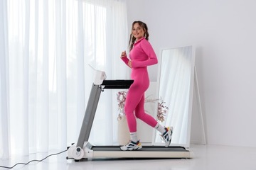 Электрическая беговая дорожка для фитнеса Pace Pro EP20 до 120 кг.