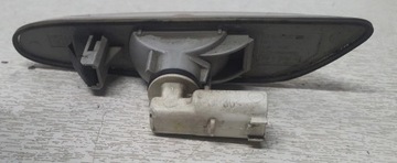 BLIKAČ SMĚROVKA PRAVÝ BLATNÍKU BMW E81 E87 E82 E88 E90 E91 E92 E93