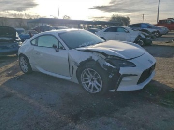 Toyota GR86 2022 Toyota GR86 2022r., Premium, 2.4L, od ubezpieczalni 2.4 Benzyna 231KM, zdjęcie 4