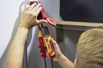 ТЕСТЕР НАПРЯЖЕНИЯ И ПРОБЛЕМНОСТИ ИЗМЕРИТЕЛЬ НАПРЯЖЕНИЯ 0,5–1000 В переменного тока CAT IV