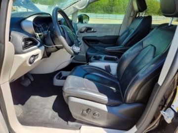Chrysler Pacifica II 2023 Chrysler Pacifica Touring L 2023 3.6 Benzyna 287KM, zdjęcie 7