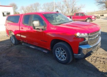 Chevrolet Silverado II 2022 Chevrolet Silverado 2022, 5.3L, 4x4, 1500 LTD, po gradobiciu 5.3 Benzyna, zdjęcie 8