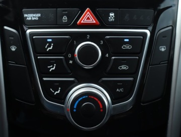 Hyundai i30 II Hatchback 3d 1.4 100KM 2013 Hyundai i30 1.4 CVVT, Salon Polska, Klima, zdjęcie 15