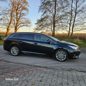 Toyota Avensis III Wagon Facelifting 2015 2.0 D-4D 143KM 2016 Toyota Avensis Kamera CofaniaNawigacjaAluminiowe FelgiSkorzana TapicerkaGw, zdjęcie 7