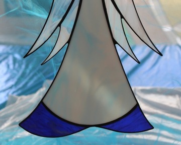 Anioł witrażowy Tiffany pro, duży, bladoniebieski