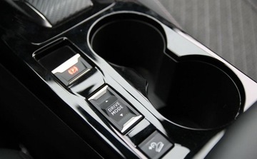 Peugeot 2008 II SUV Facelifting 1.2 PureTech 130KM 2024 Peugeot 2008 PureTech 130 Allure SS EAT8 2024 Polift SalonPLGwarancja od, zdjęcie 21