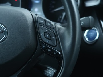 Toyota C-HR I Crossover Facelifting 1.8 Hybrid 122KM 2022 Toyota C-HR 1.8 Hybrid, Serwis ASO, Automat, zdjęcie 18