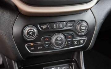 Jeep Cherokee V 2015 Jeep Cherokee 2.2CRD 200KM 4x4 Skora Navi Camera Xenon Alu Full Gwarancji, zdjęcie 19