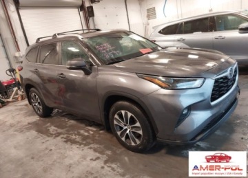 Toyota Highlander III 2023 Toyota Highlander 2023, XLE, 2.4L, od ubezpieczalni 2.4 Benzyna 269KM