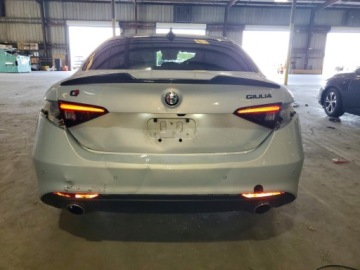 Alfa Romeo Giulia II Sedan Facelifting 2.0 Turbo 280KM 2021 Alfa Romeo Giulia Sport 2021 2.0 Benzyna 280KM, zdjęcie 2