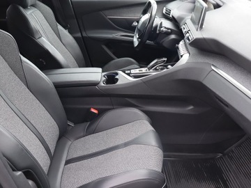 Peugeot 5008 II Crossover 1.2 PureTech 130KM 2018 Peugeot 5008 PureTech 130, Salon Polska, zdjęcie 8