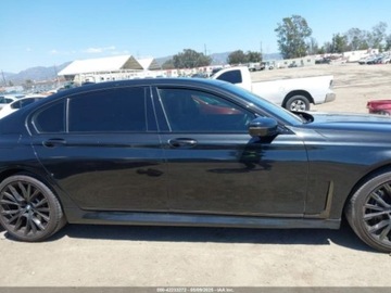 BMW Seria 7 G70 2022 BMW Seria 7 740 I 2022 3.0l 3.0 Benzyna 335KM, zdjęcie 6