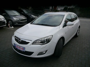 Opel Astra J Sports Tourer 1.4 Turbo ECOTEC 140KM 2011 Opel Astra 1.4t Xenon Stan b.dobry Gwarancja 12mc, zdjęcie 10