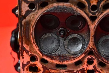 HLAVA MOTOR 55355430 OPEL CORSA D 1.2 16V 06R