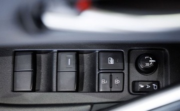 Toyota Corolla Cross 2.0 Hybrid Dynamic Force 197KM 2022 Toyota Corolla Cross Cross 2.0 Hybrid Comfort 2.0 Hybryda 197KM, zdjęcie 29