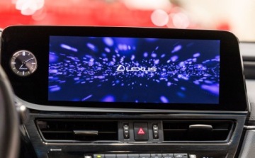 Lexus ES VII (XV70) Sedan Facelifting 300h 218KM 2024 Lexus ES 300h F Sport Dign 2.5 Hybryda 218KM, zdjęcie 30