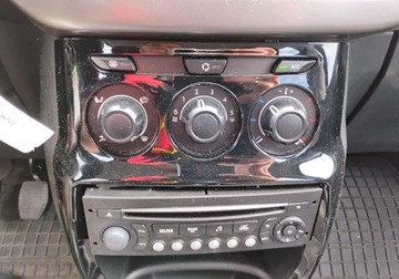 Citroen C3 II 2014 Citroen C3 2014r, 1.2 Benzyna. Lekko uszkodzony tyl. Jezdzi. 1.2 Benzyna, zdjęcie 13