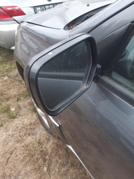 LEVÉ ZRCÁTKO MITSUBISHI OUTLANDER I 2006 ROK