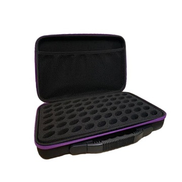 Футляр-органайзер на 60 лаков для ногтей.