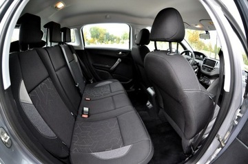 Peugeot 2008 I SUV Facelifting 1.2 PureTech 110KM 2016 Peugeot 2008 _1.2T 110 KM Lift Navi Led Klima, zdjęcie 8