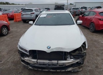 BMW Seria 7 G11-G12 2018 BMW Seria 7 2018, 4.4L, od ubezpieczalni 4.4 Benzyna 445KM, zdjęcie 1