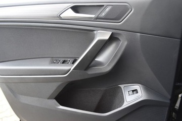 Volkswagen Tiguan II SUV Facelifting 1.5 TSI 150KM 2022 Volkswagen Tiguan SalonPL 1.5TSI 150KM Elegance DSG Panorama MATRIX ACC HA, zdjęcie 28