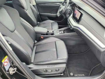 Skoda Octavia IV Kombi Plug-in 1.4 TSI iV Plug-In Hybrid 204KM 2022 Skoda Octavia serwis ASO 1.4hybr. 204KM bezwypadkowy MatrixLED SmartLink h, zdjęcie 11