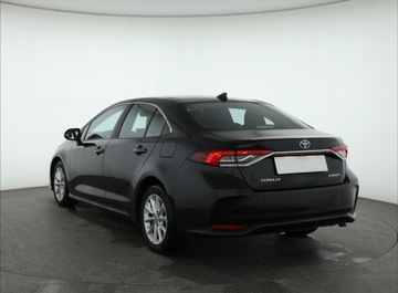Toyota Corolla XII Sedan 1.8 Hybrid 122KM 2022 Toyota Corolla 1.8 Hybrid, Salon Polska, zdjęcie 3