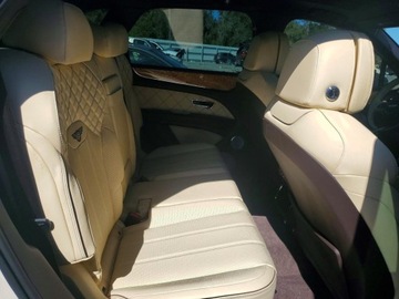 Bentley Bentayga 2021 Bentley Bentayga 2021 4.0 Benzyna 542KM, zdjęcie 11