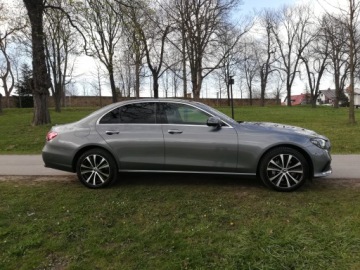 Mercedes Klasa E W214 Sedan Plug-In 2.0 300de 313KM 2023 Mercedes-Benz E 300e 4 Matic Hybryda Plug-in, zdjęcie 11