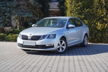 Skoda Octavia III Liftback Facelifting 2.0 TDI 150KM 2018 Skoda Octavia 2.0 TDI SmartLink Tempomat klima 2stref. Czujniki park.