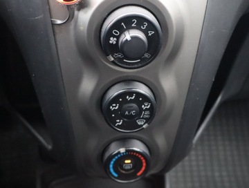 Toyota Yaris II Hatchback 5d 1.0 VVT-i 69KM 2010 Toyota Yaris 1.0 VVT-i, Salon Polska, Serwis ASO, zdjęcie 13