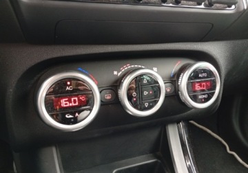 Alfa Romeo Giulietta Nuova II Hatchback 5d 1.4 TB 16v Mair 170KM 2012 Alfa Romeo Giulietta Zarejestrowany - bezwypadkowy - 1,4 - 170 KM - LPG 1.4, zdjęcie 30
