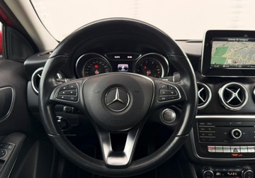 Mercedes GLA I Off-Roader Facelifting 1.6 200 156KM 2019 Mercedes-Benz GLA 1.6 T 156KM AT7 Style Salon PL ASO 1.6 Benzyna 156KM, zdjęcie 17