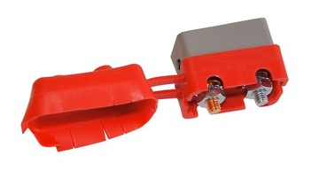 Автоматический предохранитель электродвигателя на 50А.