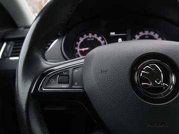 Skoda Octavia III Liftback Facelifting 1.6 TDI 115KM 2018 Skoda Octavia 1.6 TDI, Salon Polska, zdjęcie 18