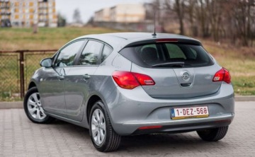 Opel Astra J GTC 1.4 Turbo ECOTEC 120KM 2015 Opel Astra Opel Astra 1.4 Benzyna 120KM, zdjęcie 3
