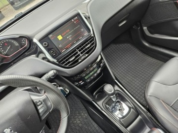 Peugeot 2008 I SUV Facelifting 1.2 PureTech 110KM 2019 Peugeot 2008 1,2 benzyna 110KM automat GT LINE, zdjęcie 10