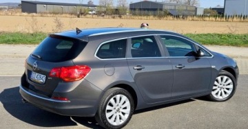 Opel Astra J Sports Tourer Facelifting 2.0 CDTI ECOTEC 165KM 2015 Opel Astra Lift 2.0 CDTI 165KM NawiPL BiXenony Ledy Grzane Kubełki+ Kiera, zdjęcie 2